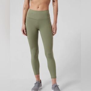 Athleta Ultimate Stash 7/8 Tight in Eucalyptus Olive Green Size M